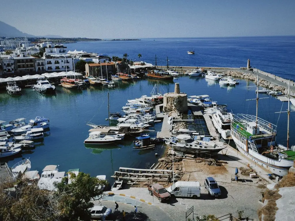 Girne limanının havadan görünümü